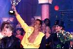 Aalsmeer 8-12-1999
Sterrenplaybackshow van Hennie HUISMAN.
Jochem v Gelder als winnaar van de sterren playbackshow