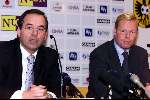 Arnhem, 30 november 1999
Ondertekening kontrakt bij Vitsse voor 2 1/2 jaar
RONALD KOEMAN met KAREL AALBERS