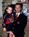 Maarten Oldenhof met zijn zoontje
17 OKTOBER 1997
