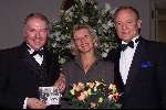 Eefde 30 november 1999
Uitreiking nieuwe CD Ronnie Tober
RONNIE TOBER hier met Mevr. Kamminga en Jan jochems