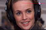 Hilversum 4 december 2000
Daphne Deckers met 5000 knuffels bij Radio Nationaal
