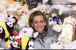 Hilversum 4 december 2000
Daphne Deckers met 5000 knuffels bij Radio Nationaal
