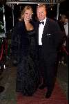 ROTTERDAM 10 december 2001
Rene Froger in Ahoy
Ronald Koeman met vrouw Bartina koeman
