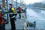 EIndhoven 14 december 2002
Auto te water en onder het ijs in het eindhovens Kanaal
