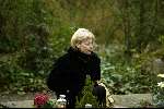 Heemstede 5 december 2002
Moeder Bart de Graaf bij graf