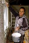 Fijnaart 4 december 2001
Frans Bauer aan het werk in zijn nieuwe huis