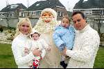 Fijnaart 14 december 2002
Frans Bauer met Christian Mariska en Jan bij kerstman.