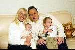 Fijnaart 14 december 2002
Frans Bauer met Christian Mariska en Jan bij kerstman.