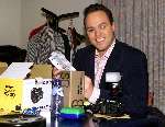 Eindhoven 22 November 2002
Frans Bauer heeft net een nieuwe NIKON Camera ontvangen
