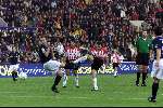 Eindhoven, 9 december 2001
Kompetitie Seizoen 2001/2001
PSV - FC Twente, eindstand 1-0
Gakhokidze probeert te scorenk