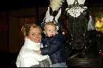 Kaatsheuvel 8 december 2002
Premiere wintershow in efteling.
Hanny met dochters