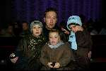 Kaatsheuvel 8 december 2002
Premiere wintershow in efteling.
Jochem v Gelder met gezin