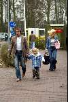 Alkmaar 5 december 2002
Marco Borsato en Luca en Mary Borsato op weg naar het ziekenhuis