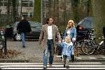 Alkmaar 5 december 2002
Marco Borsato en Luca en Mary Borsato op weg naar het ziekenhuis