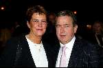 Amsterdam 17 decmber 2001
Princess kerstborrel in het Grace Theater.
Otto Lenselink met vriendin