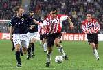 Eindhoven, 9 december 2001
Kompetitie Seizoen 2001/2001
PSV - FC Twente, eindstand 1-0
Ramzi in duel met Patrick Pothuizen