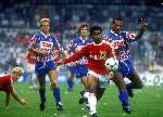 1991 Romario in duel met Marciano vink Frank de Boer