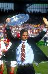 Ronald de Boer met de kampioensschaal 1995/1996