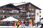 Lech 21 december 2003
Linda de Mol op Vakantie met haar kinderen 
Hotel Sonnenburg waar zij met haar familie Logeerde
Wintersport
