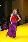 Amsterdam 10 december 2003
Veiling van jurken van Bekende Nederlandse vrouwen. 
Ilse Delange