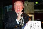 Amsterdam 1 december 2003
Presentatie DVD Willy Alberti in Amsterdam.   
Johnny Kraaykamp sr