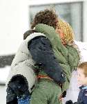 Lech 21 december 2003
Linda de Mol op Vakantie met haar kinderen 
Hier samen met haar vriend Sander Vahle en zoontje Julian de Mol
Wintersport