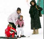Lech 21 december 2003
Linda de Mol op Vakantie met haar kinderen 
Op de foto dochter Noa de Mol en haar moeder Mevr. de Mol