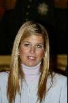 Den Haag 9 januari 2002
Prins Willem Alexander en Maxima krijgen kroon overhandigd door Jos van den Elzen op paleis Noordeinde.
