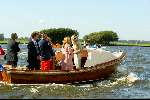 Kaagdorp 11 juli 2002
Prinses Maxima op een volgboot om haar man te zien zeilen