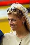 Kaagdorp 11 juli 2002
Prinses Maxima op een volgboot om haar man te zien zeilen