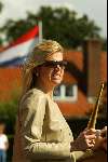 Kaagdorp 11 juli 2002
Prinses Maxima op een volgboot om haar man te zien zeilen