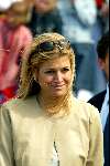 Kaagdorp 11 juli 2002
Prinses Maxima op een volgboot om haar man te zien zeilen