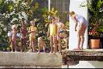 Curacao 13 augustus 2002
Prinses Maxima in zwempak spelend met de kinderen