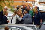 Muiden 17 juni 2002
Koningin Beatrix en Prins Willem Alexander en Prinses Maxima bij aankomst  Groene Draeck.
