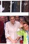 Den Haag 18 september 2001
Prinsjesdag 2001
Maxima en Prinses Christina zwaaien naar de Gouden Koets.
