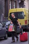Brussel  29 november 2000
Maxima   met koffers verlaat Brussel om naar Den Haag te gaan