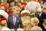 Meppel 30 April 2002
Koninginnedag 2002
Prinses Maxima met Pieter v Vollenhoven en Prins Friso onder de paraplu