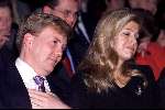 Amsterdam 11 december 2001
Uitreiking prijs van het Prins Claus fonds in het paleis op de dam.  Prins Willem Alexander en Prinses Maxima.