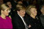 Den Haag 11 december 2002
Prins Willem Alexander Prinses Maxima en Koniongin Beatrix bij uitreiking van de Prins Claus prijzen