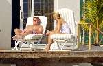Curacao 13 augustus 2002
Prins Willem Alexander en Maxima aan het zonnen