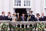 Den Haag 18 september 2001
Prinsjesdag 2001
Koningin Beatrix, Prins Willem Alexander, Prins Friso, Prins Constantijn, Prinses Laurentien, Pieter v Volenhoven en Prinses Margriet.