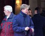 New York, 22 januari 2000
Prins Willem Alexander samen met Maxima na afloop van een diner samen met een beveiligingsbeambte
Rest. CIPRIANI Downtown