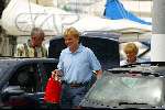 Porte Ercole 23 juli 2002
Prins Willem Alexander verlaat de Jumbo VI
Beveiliging