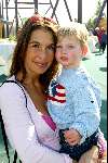 Dronten 29 maart 2002
Opening nieuwe attraktie in six flags.
Susan Blokhuis met zoontje