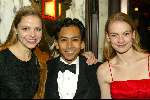 Amsterdam 15 december 2003
Premiere Lord of the Rings in Tuschinski.
Wibi Soerjadi met vriendin (r)