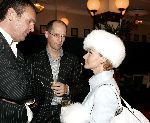 Kaatsheuvel 20 december 2004
Kerstborrel Princess in de efteling.
Bert Kuizenga Paul Romer en Mariska v Kolck