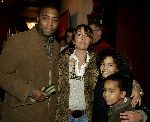 Amsterdam 21 december 2004
Premiere Kertciruc in Carre.
Brian Roy en Nada v Nie met kinderen