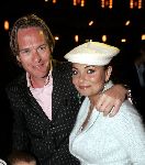 Amsterdam 4 december 2004
Premiere Erik of het klein insectenboek in Tuschinski.
Georgina Verbaan met petje en Jort Kelder