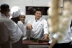 Amsterdam 14 december 2004
Opening restaurant Fifteen van Jamie Oliver in Amsterdam.
Jamie Oliver in de keuken