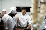 Amsterdam 14 december 2004
Opening restaurant Fifteen van Jamie Oliver in Amsterdam.
Jamie Oliver in de keuken